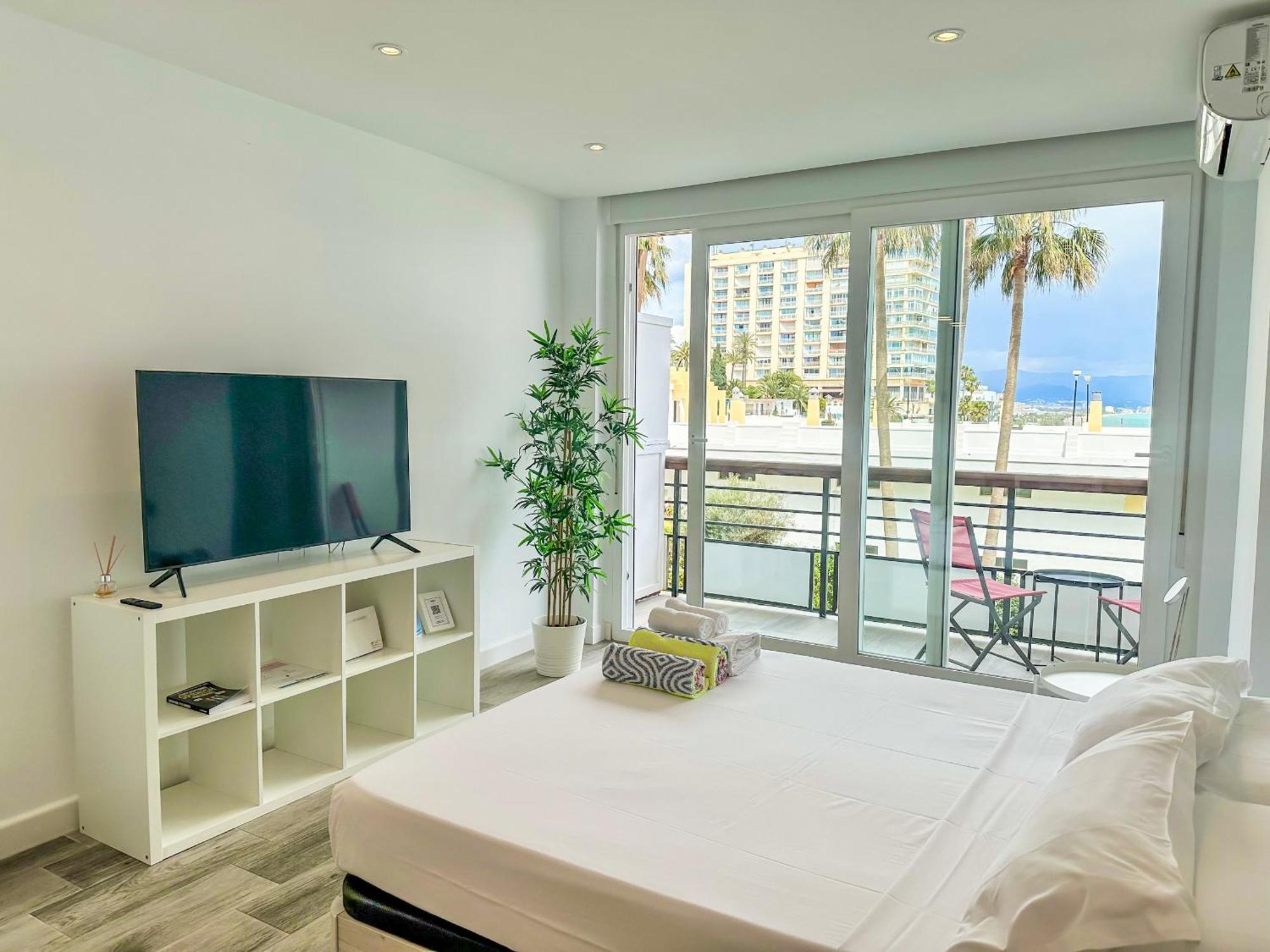 Lejlighed Wifi, Terraza, Piscina Y Acceso Privado A La Playa Torremolinos